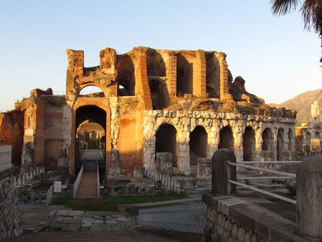 ANFITEATRO CAMPANO - B&B Caserta - Deluxe